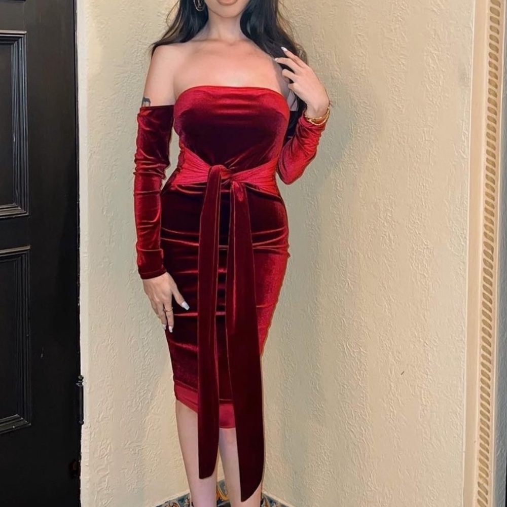 Burgundy Velvet Fashion Nova Off Shoulder Long Sleeve Tube Top Midi Dress Small